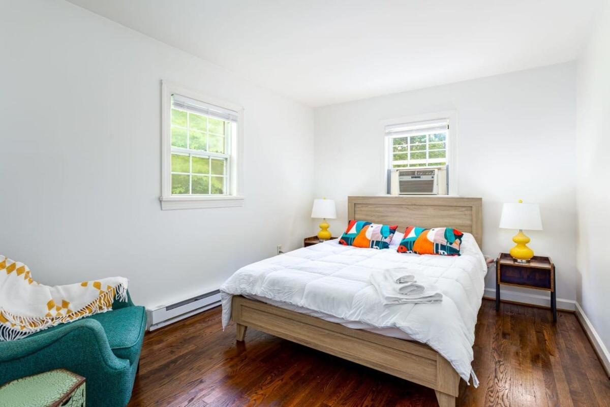 Cozy W Hot Tub, Fire Pit, Wifi & Sunroom! Front Royal